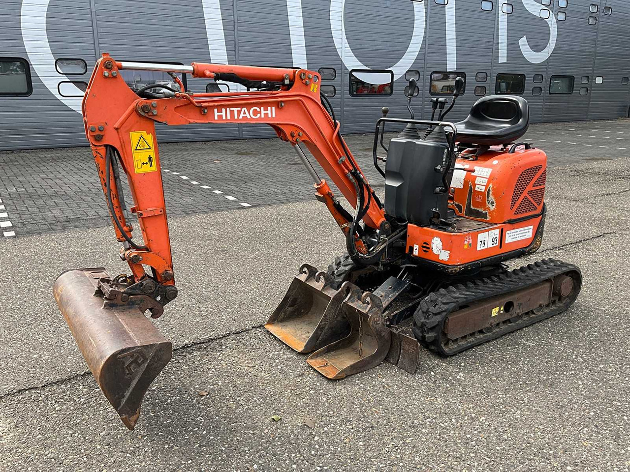 Hitachi ZX10U-2 - 小型挖掘机:图1 Hitachi ZX10U-2 - 小型挖掘机:图1