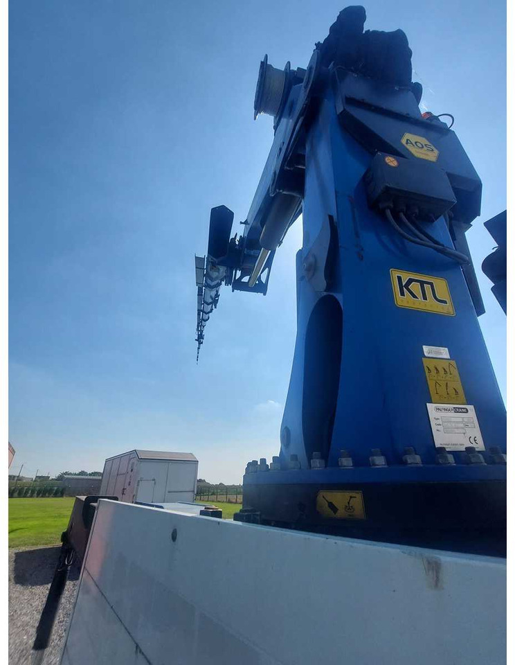 卡车 IVECO - TRACTOR - TRUCK - 2009 WITH PALLFINGER CRANE：图11