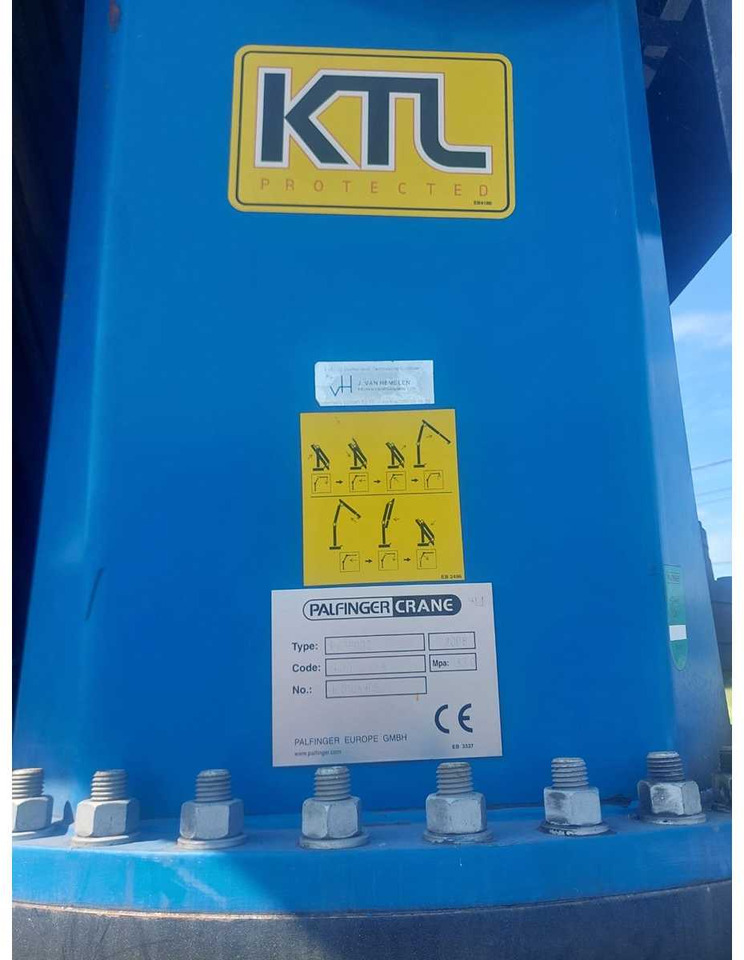 卡车 IVECO - TRACTOR - TRUCK - 2009 WITH PALLFINGER CRANE：图14