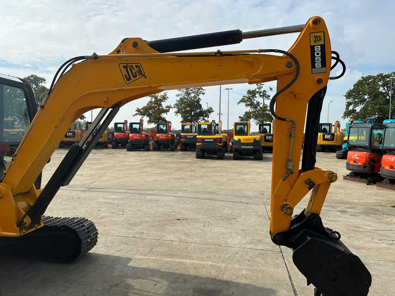 履带式挖掘机 JCB 8056：图11