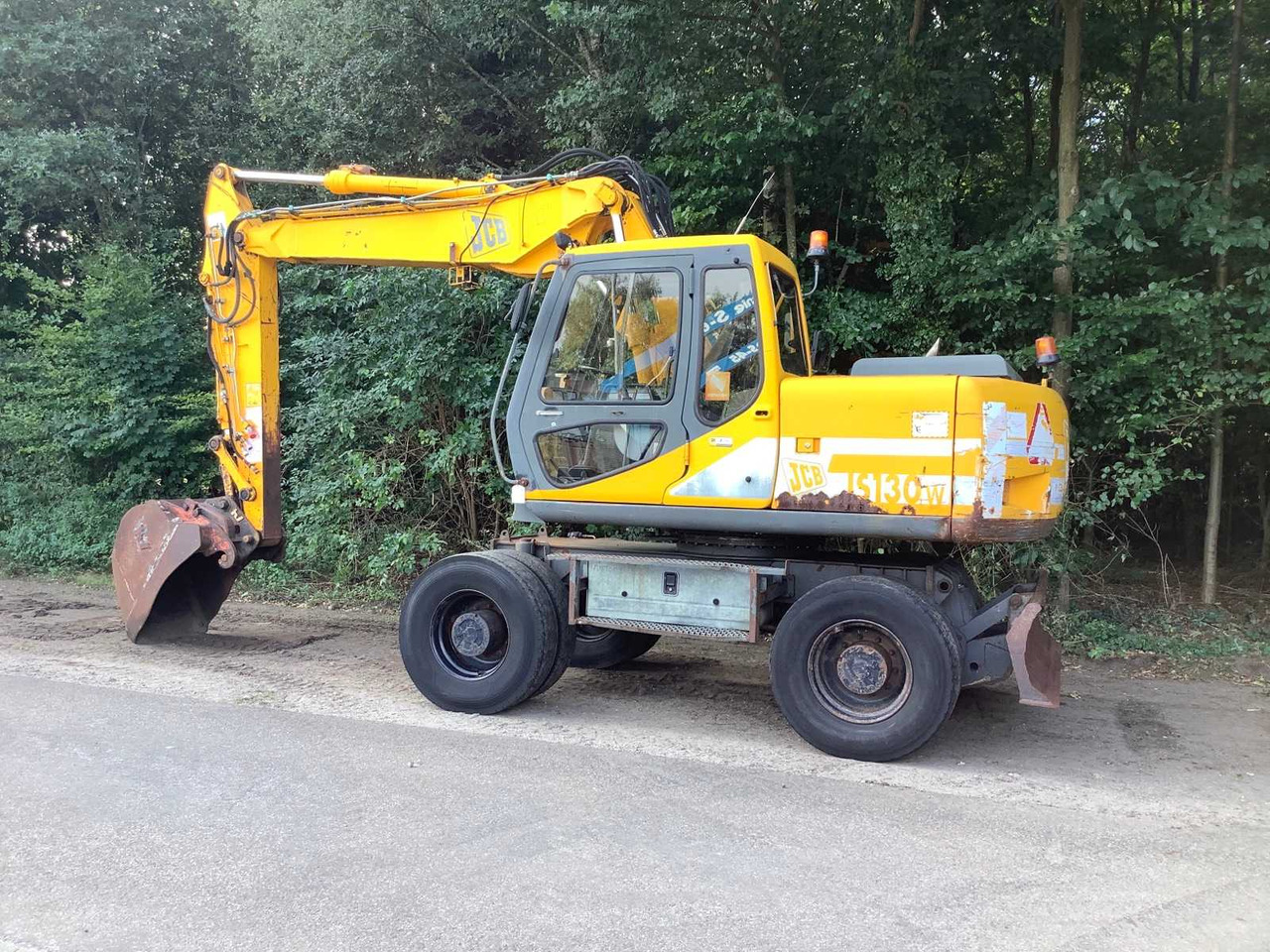 JCB JS130W - 轮式挖掘机:图3 JCB JS130W - 轮式挖掘机:图3