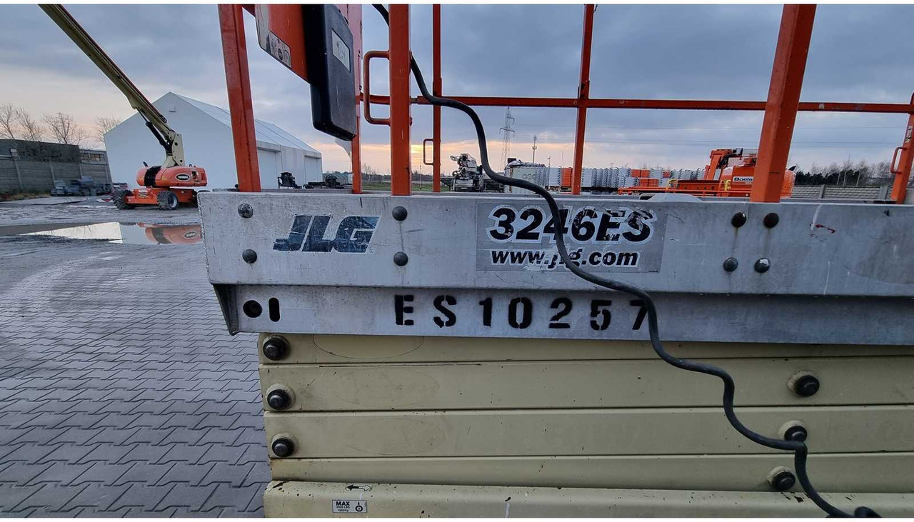 空中平台 JLG - 3246ES - AERIAL WORK PLATFORMS - 2013 (ESN11813027)：图18