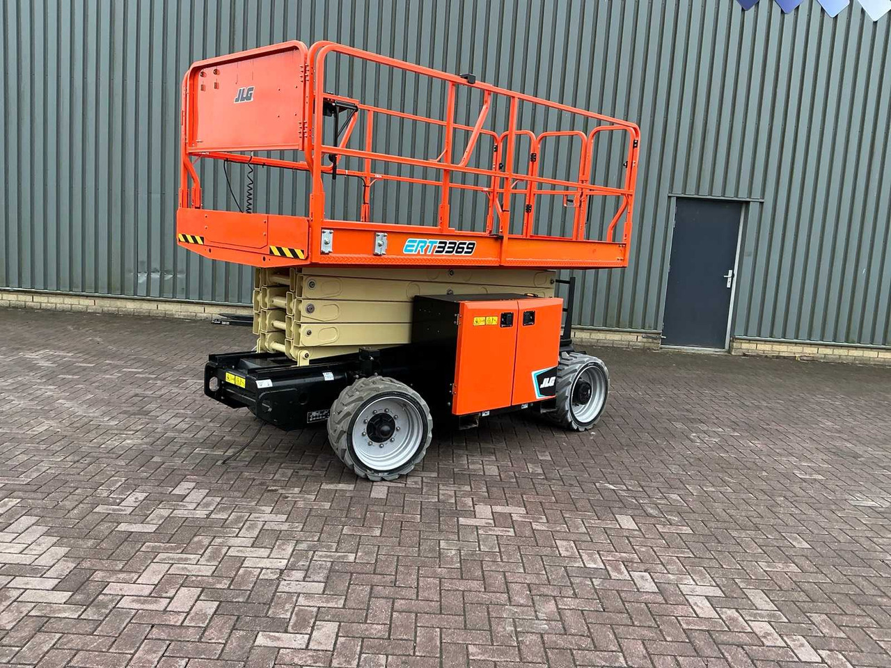 JLG ERT 3369 - 空中平台:图2 JLG ERT 3369 - 空中平台:图2