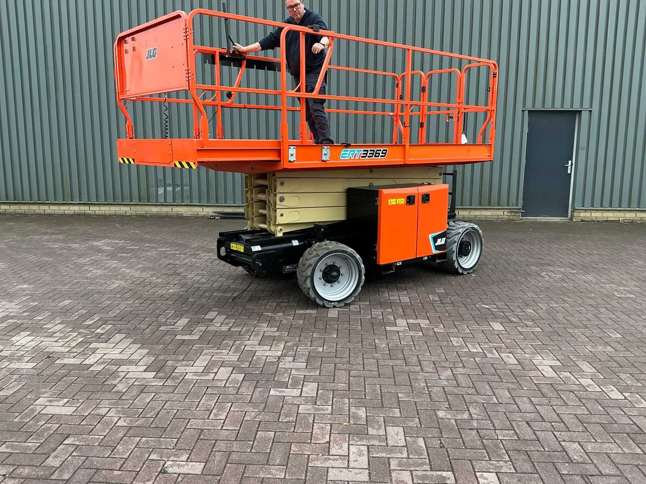 JLG ERT 3369 - 空中平台:图3 JLG ERT 3369 - 空中平台:图3