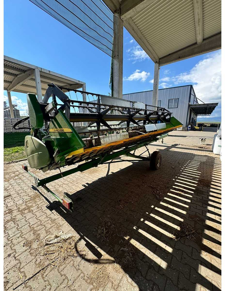 JOHN DEERE 622 - 联合收割机:图2 JOHN DEERE 622 - 联合收割机:图2