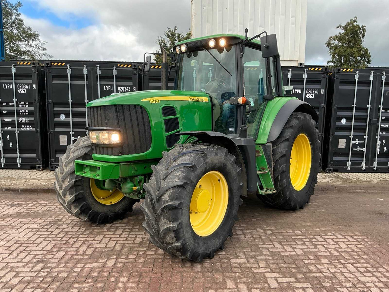 JOHN DEERE 6830 ALL-WHEEL DRIVE FARM TRACTOR - 拖拉机:图2 JOHN DEERE 6830 ALL-WHEEL DRIVE FARM TRACTOR - 拖拉机:图2