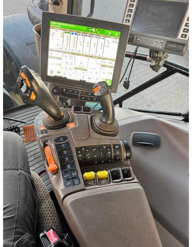 JOHN DEERE 6R 250 - E18 - 拖拉机:图4 JOHN DEERE 6R 250 - E18 - 拖拉机:图4