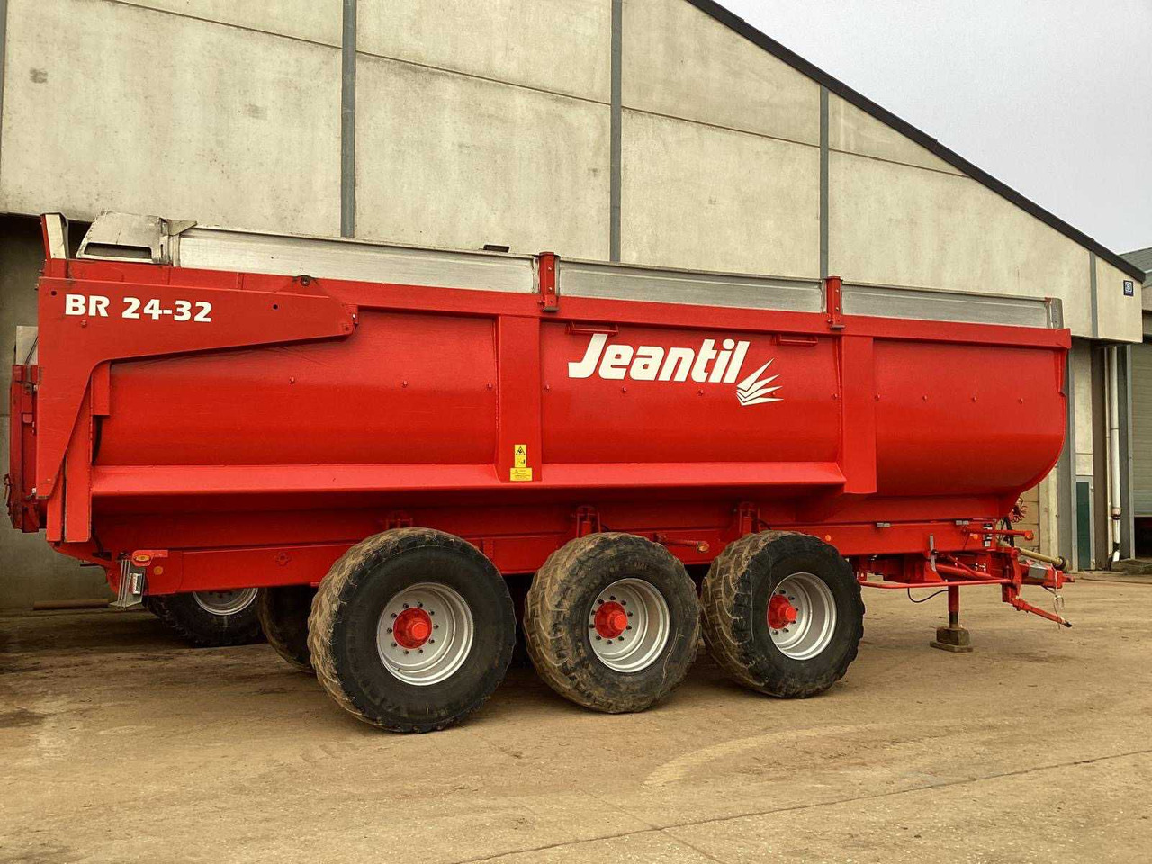 Jentil BR 24-32 - 农场自卸拖车/ 自卸车:图1 Jentil BR 24-32 - 农场自卸拖车/ 自卸车:图1