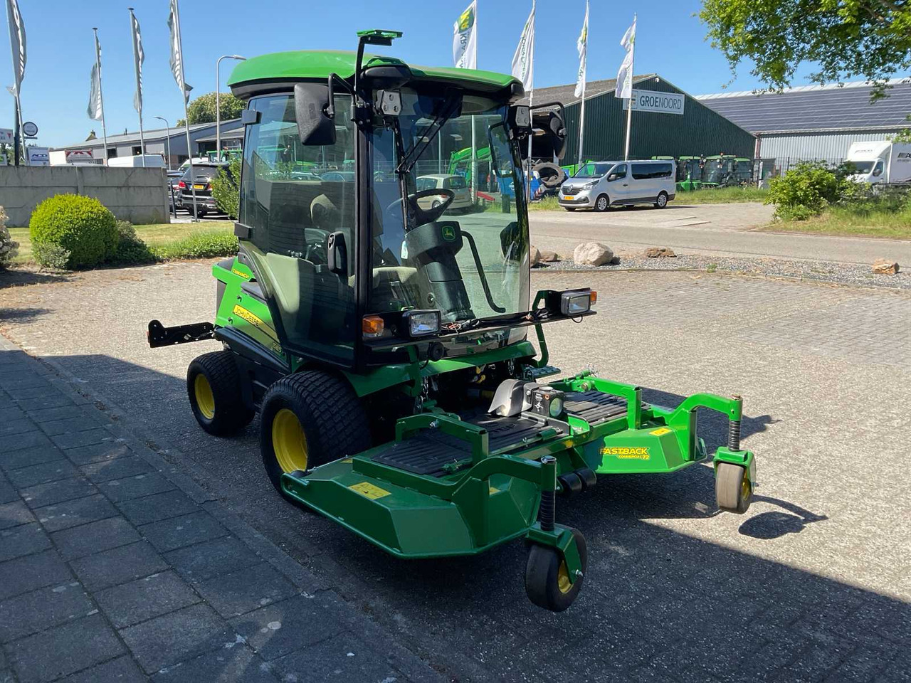 John Deere 1585 TerrainCut - 园林割草机:图4 John Deere 1585 TerrainCut - 园林割草机:图4