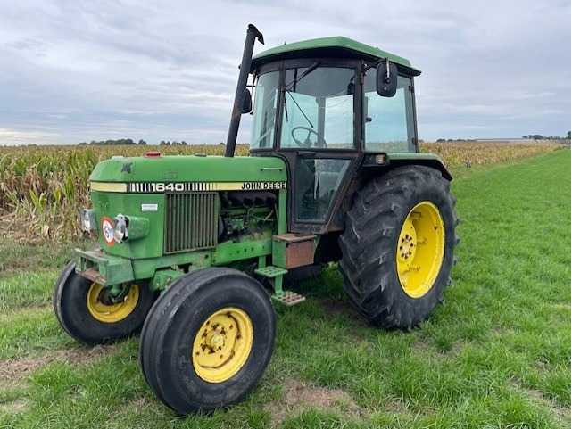 John Deere 1640 - 拖拉机:图1 John Deere 1640 - 拖拉机:图1