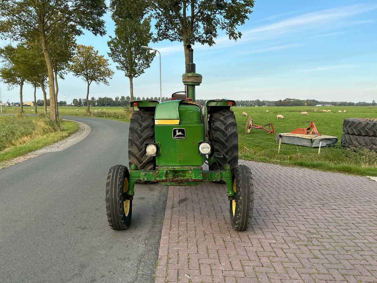 John Deere 3130 - 拖拉机:图2 John Deere 3130 - 拖拉机:图2