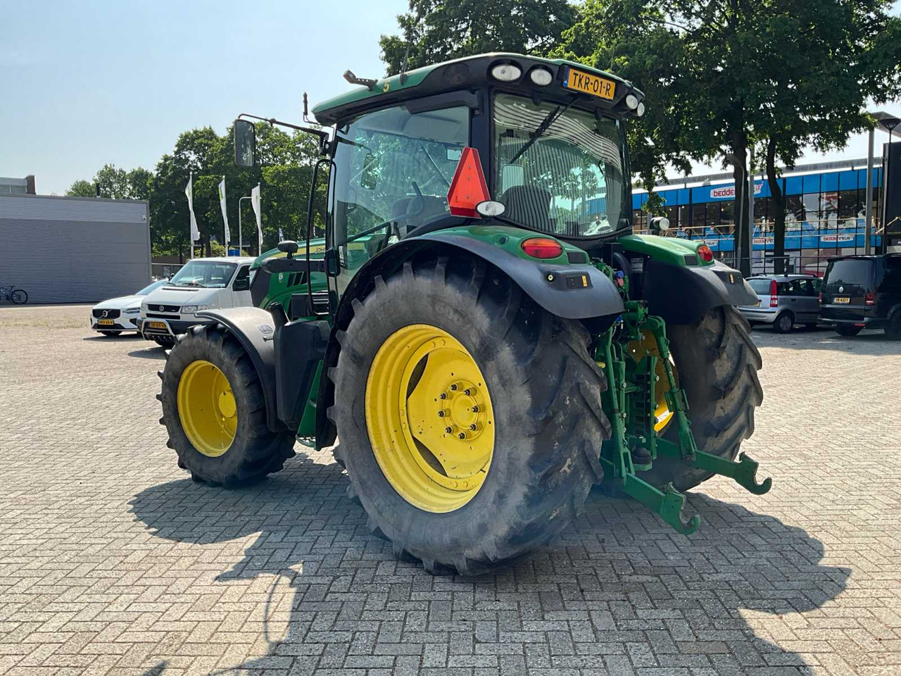 John Deere 6125R - 拖拉机:图4 John Deere 6125R - 拖拉机:图4