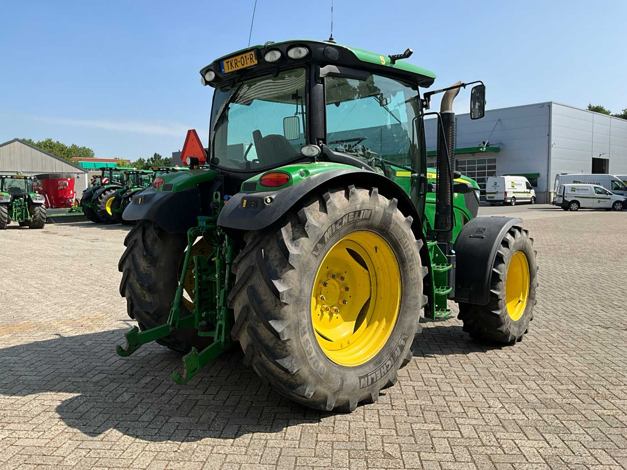 John Deere 6125R - 拖拉机:图3 John Deere 6125R - 拖拉机:图3