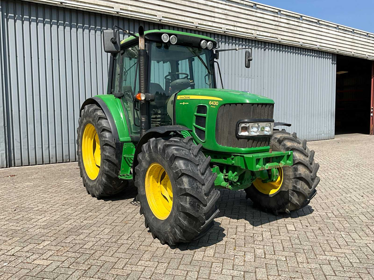 John Deere 6430 Premium - 拖拉机:图2 John Deere 6430 Premium - 拖拉机:图2