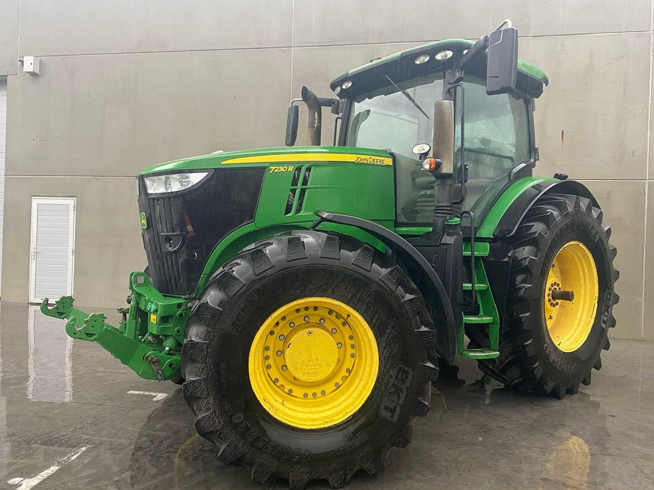 John Deere 7230R - 拖拉机:图1 John Deere 7230R - 拖拉机:图1