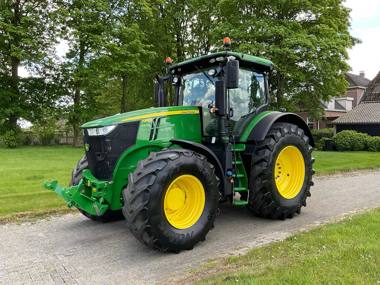John Deere 7250R - 拖拉机:图1 John Deere 7250R - 拖拉机:图1