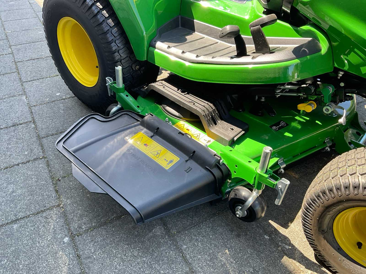 John Deere X940 - 园林割草机:图4 John Deere X940 - 园林割草机:图4