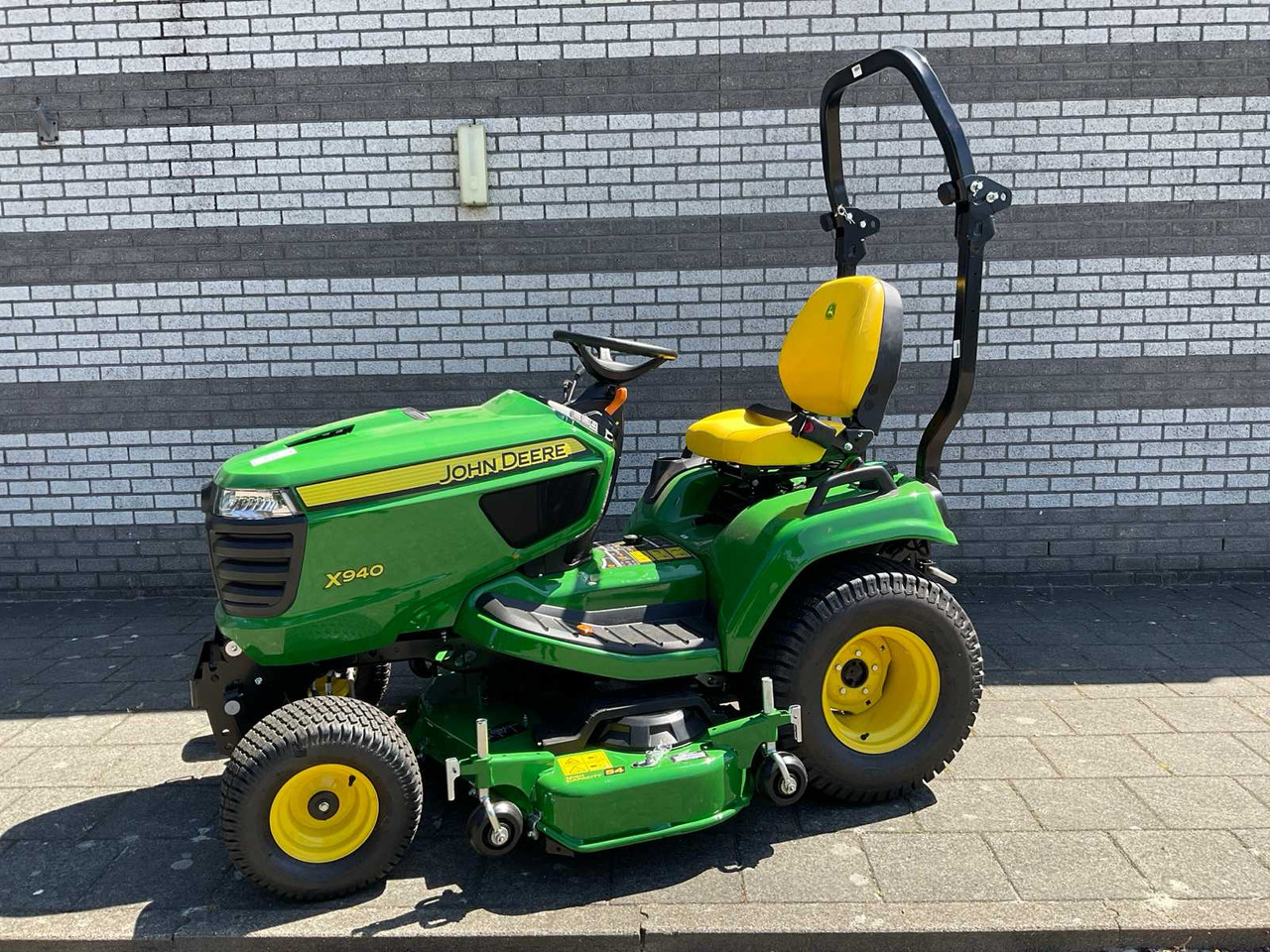 John Deere X940 - 园林割草机:图2 John Deere X940 - 园林割草机:图2