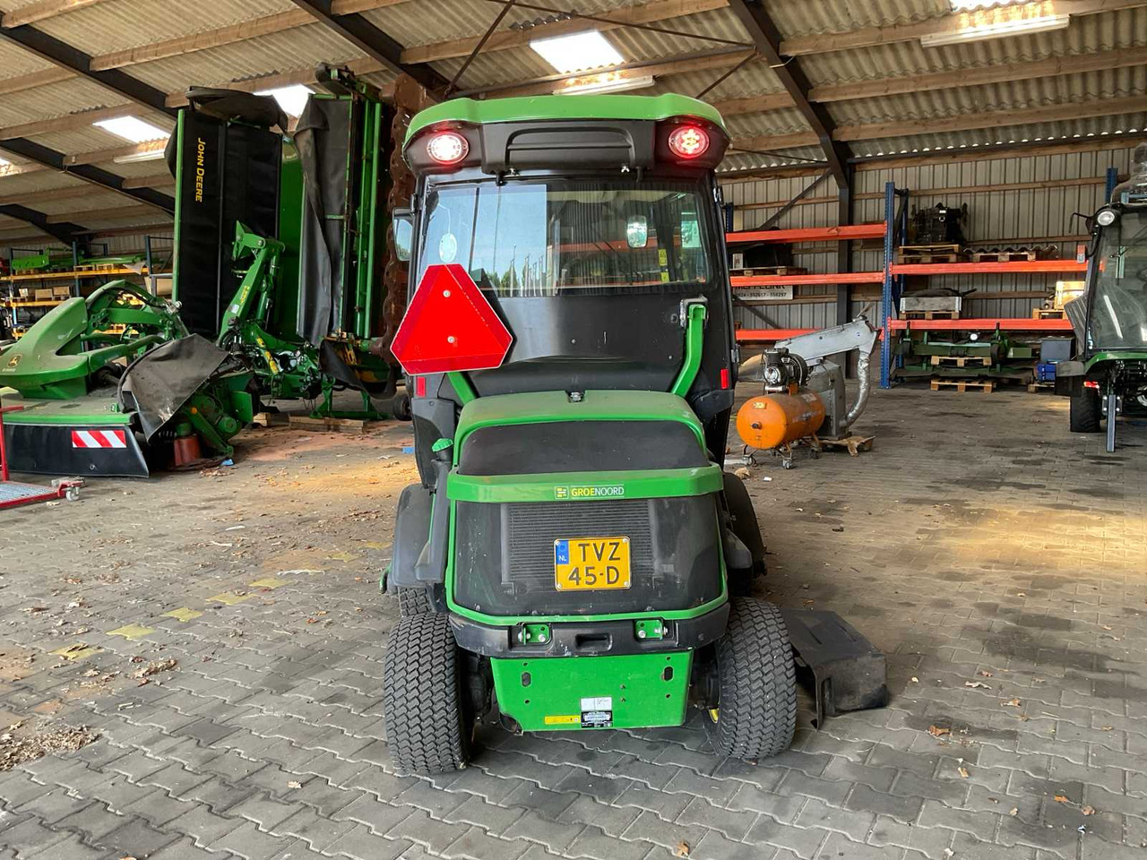 John deere 1585 TerrainCut - 园林割草机:图4 John deere 1585 TerrainCut - 园林割草机:图4