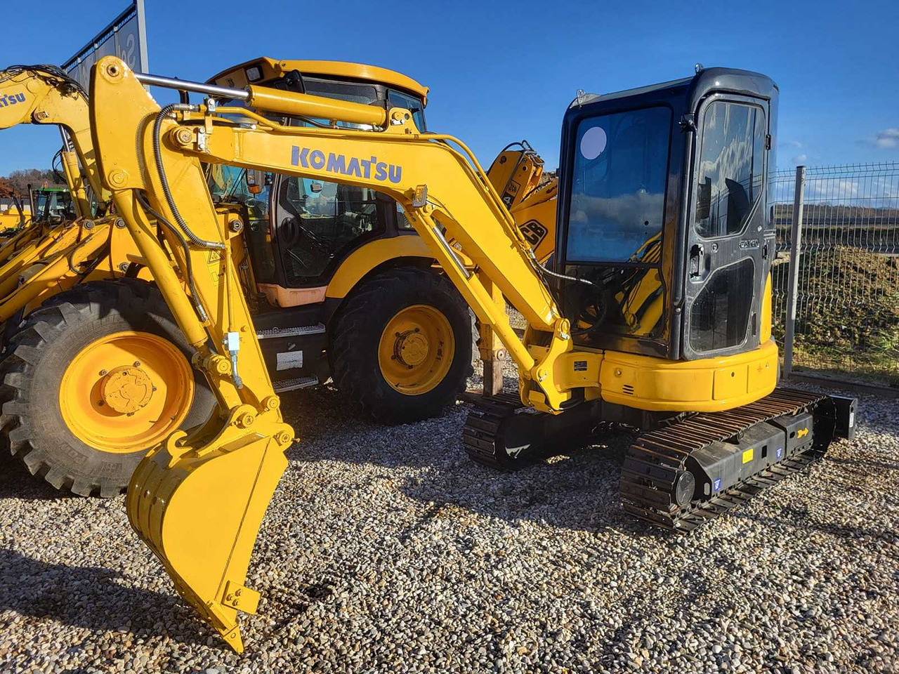 KOMATSU PC 35 - 小型挖掘机:图1 KOMATSU PC 35 - 小型挖掘机:图1