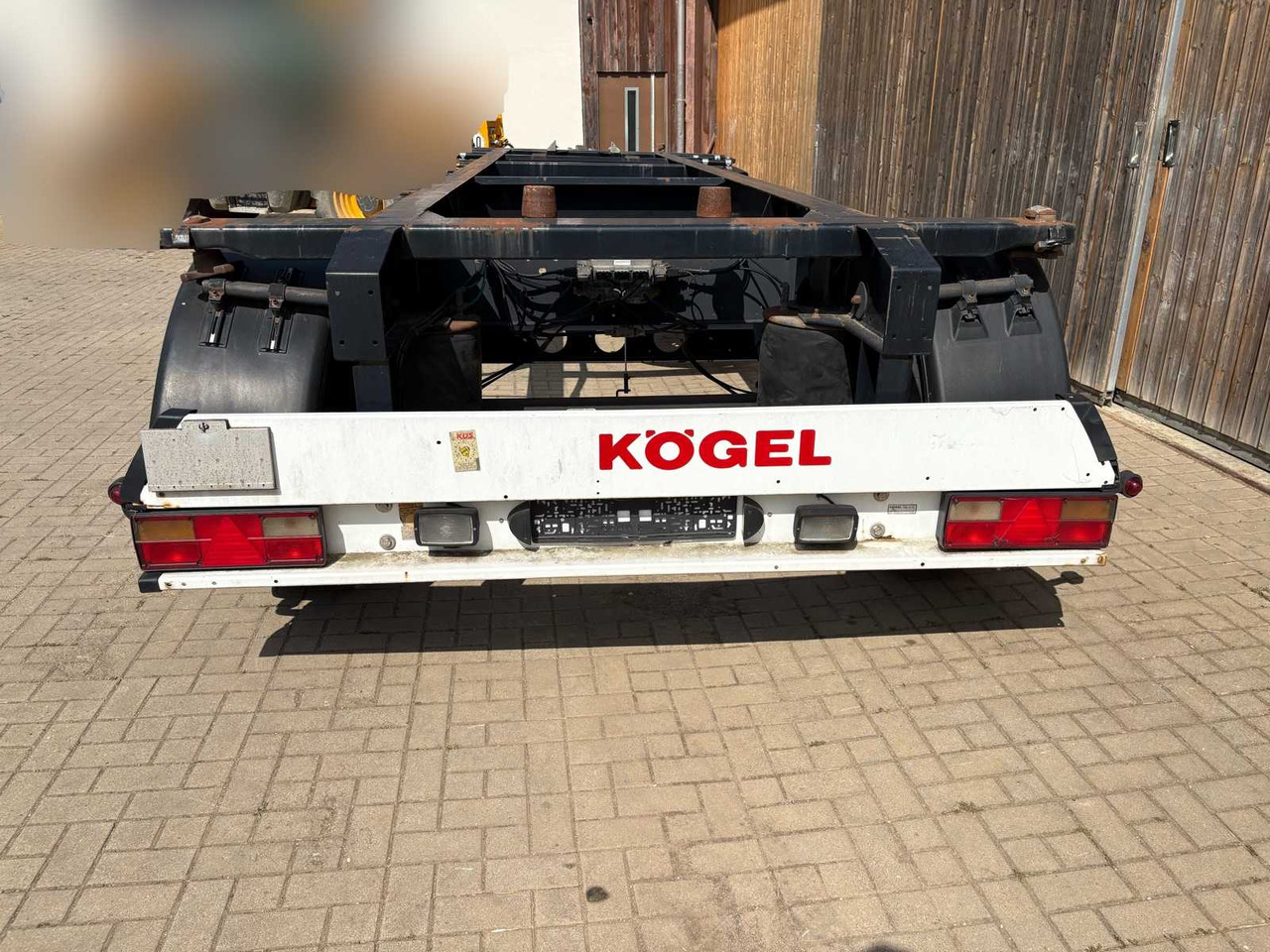 Kögel AWE 18 - 农场自卸拖车/ 自卸车:图3 Kögel AWE 18 - 农场自卸拖车/ 自卸车:图3