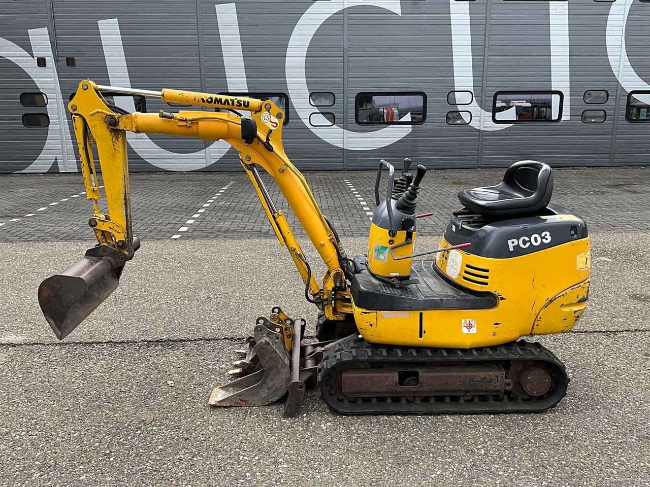 Komatsu PC03 - 小型挖掘机:图2 Komatsu PC03 - 小型挖掘机:图2