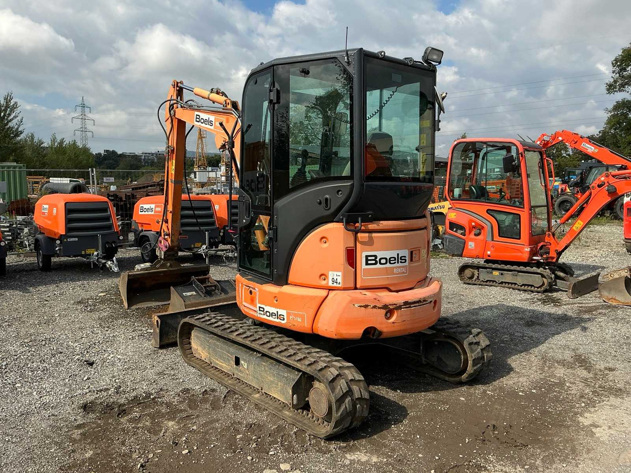 Komatsu PC35MR-5 - 履带式挖掘机:图4 Komatsu PC35MR-5 - 履带式挖掘机:图4