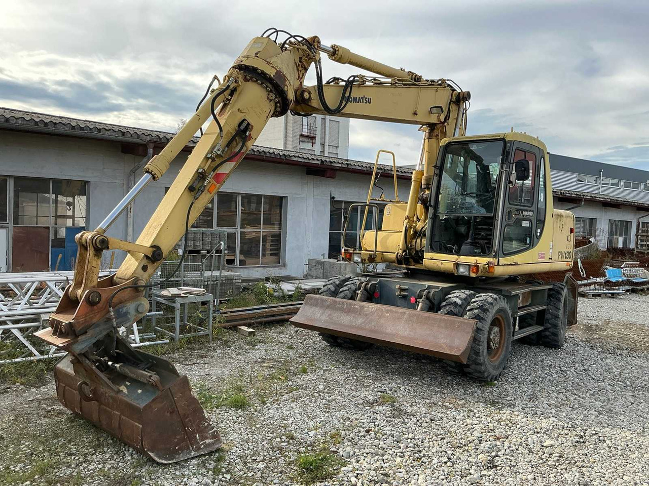 Komatsu PW 130 GK - 轮式装载机:图1 Komatsu PW 130 GK - 轮式装载机:图1