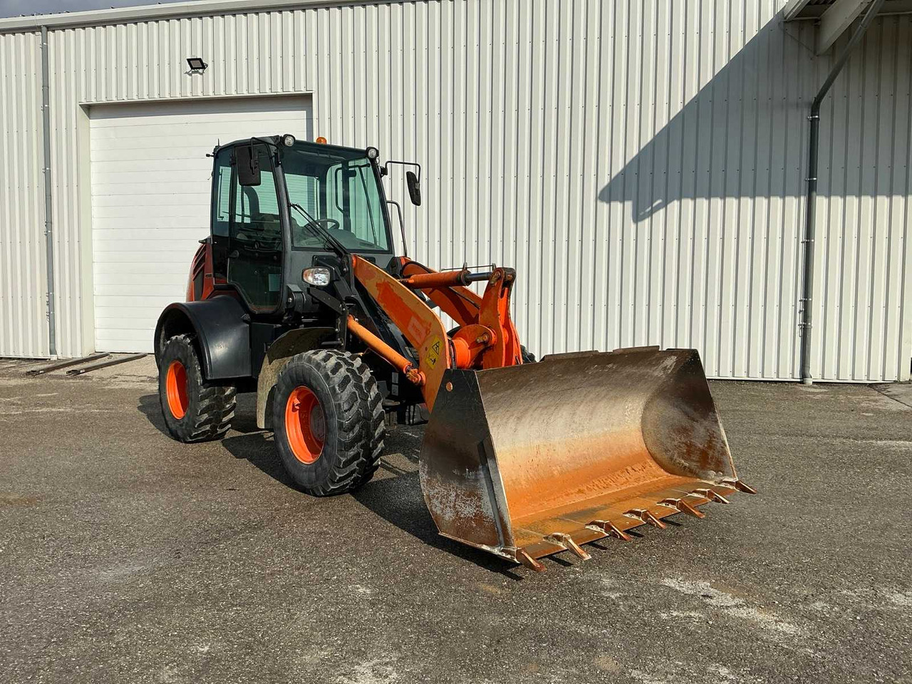 Komatsu WA100M-7 - 轮式装载机:图1 Komatsu WA100M-7 - 轮式装载机:图1