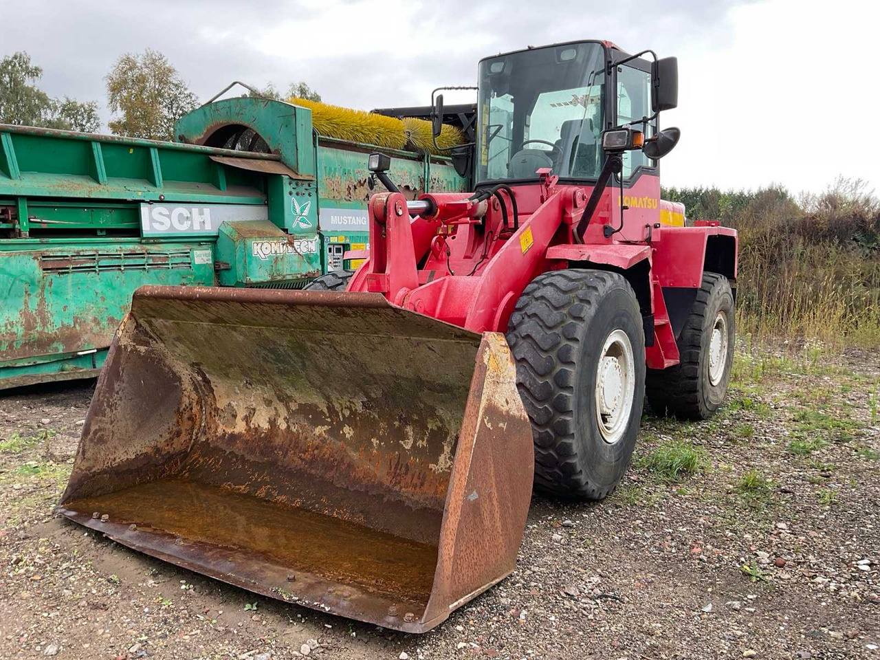 Komatsu WA270 - 轮式装载机:图1 Komatsu WA270 - 轮式装载机:图1