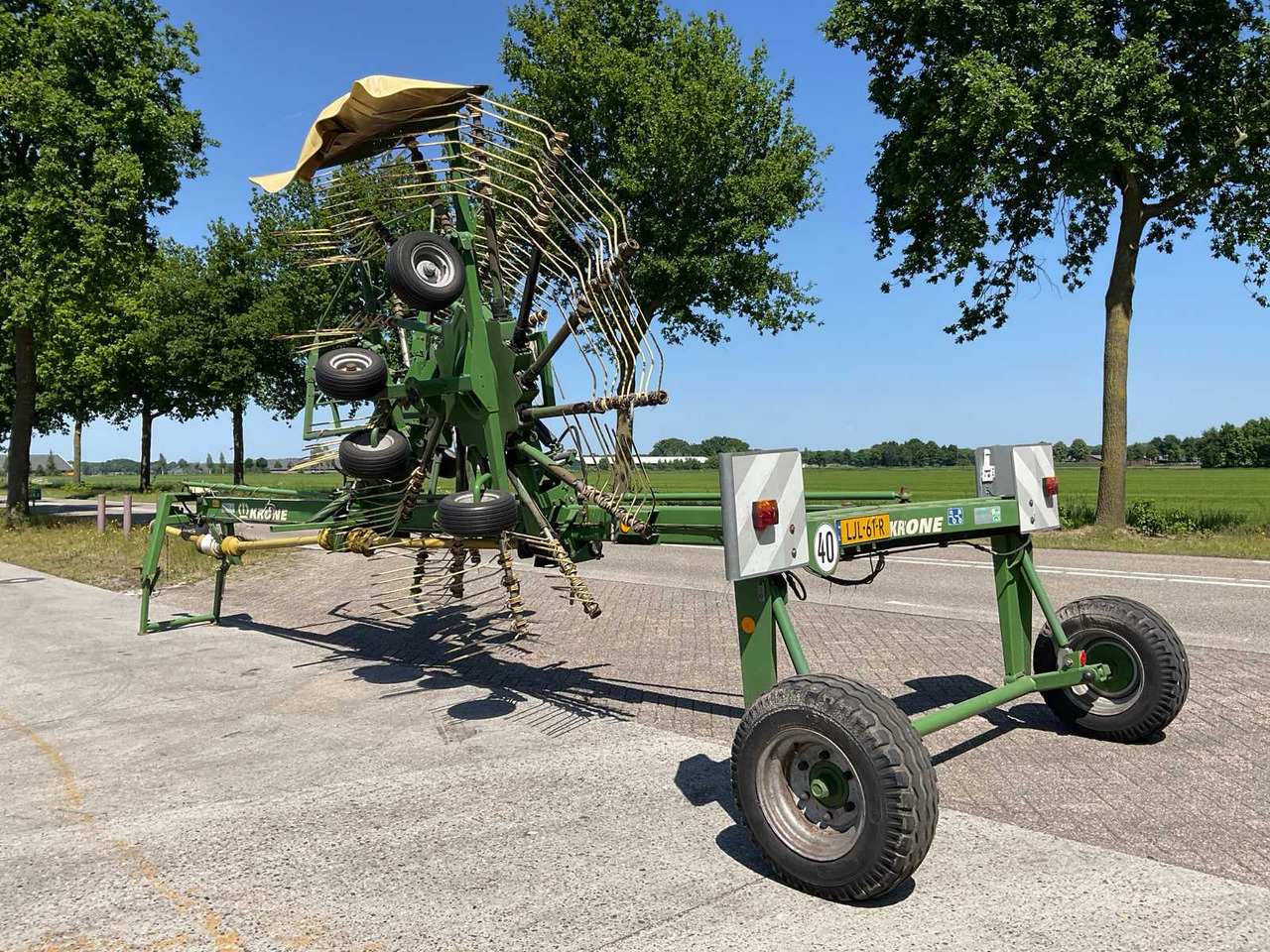 Krone Swadro 1201 - 干草和饲料设备:图3 Krone Swadro 1201 - 干草和饲料设备:图3