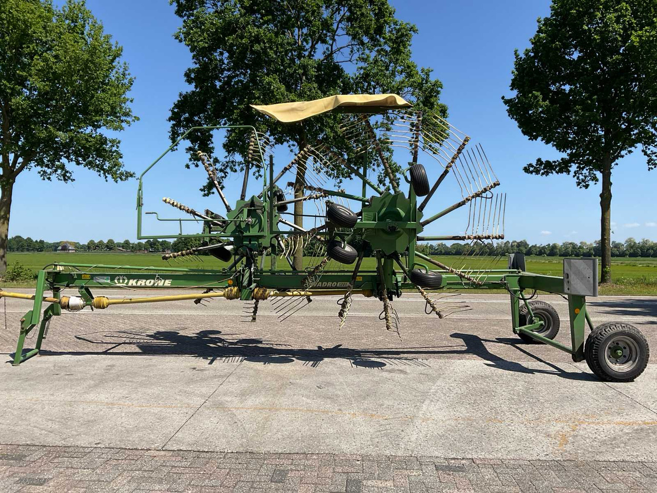 Krone Swadro 1201 - 干草和饲料设备:图2 Krone Swadro 1201 - 干草和饲料设备:图2