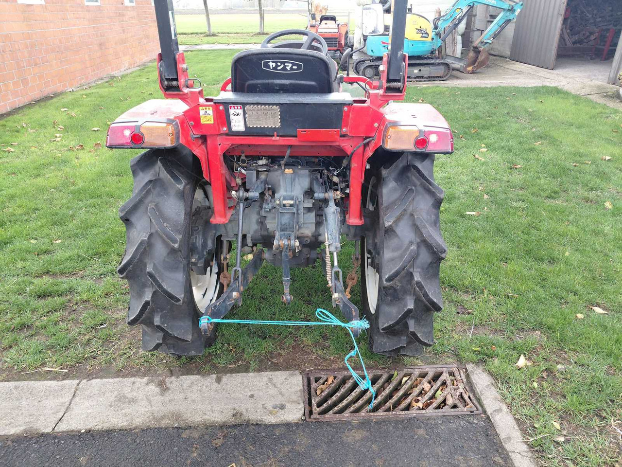 Kubota AF 326 - 紧凑型拖拉机:图5 Kubota AF 326 - 紧凑型拖拉机:图5