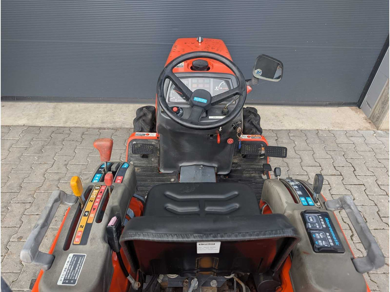 Kubota GB14 - 市政牵引车:图5 Kubota GB14 - 市政牵引车:图5
