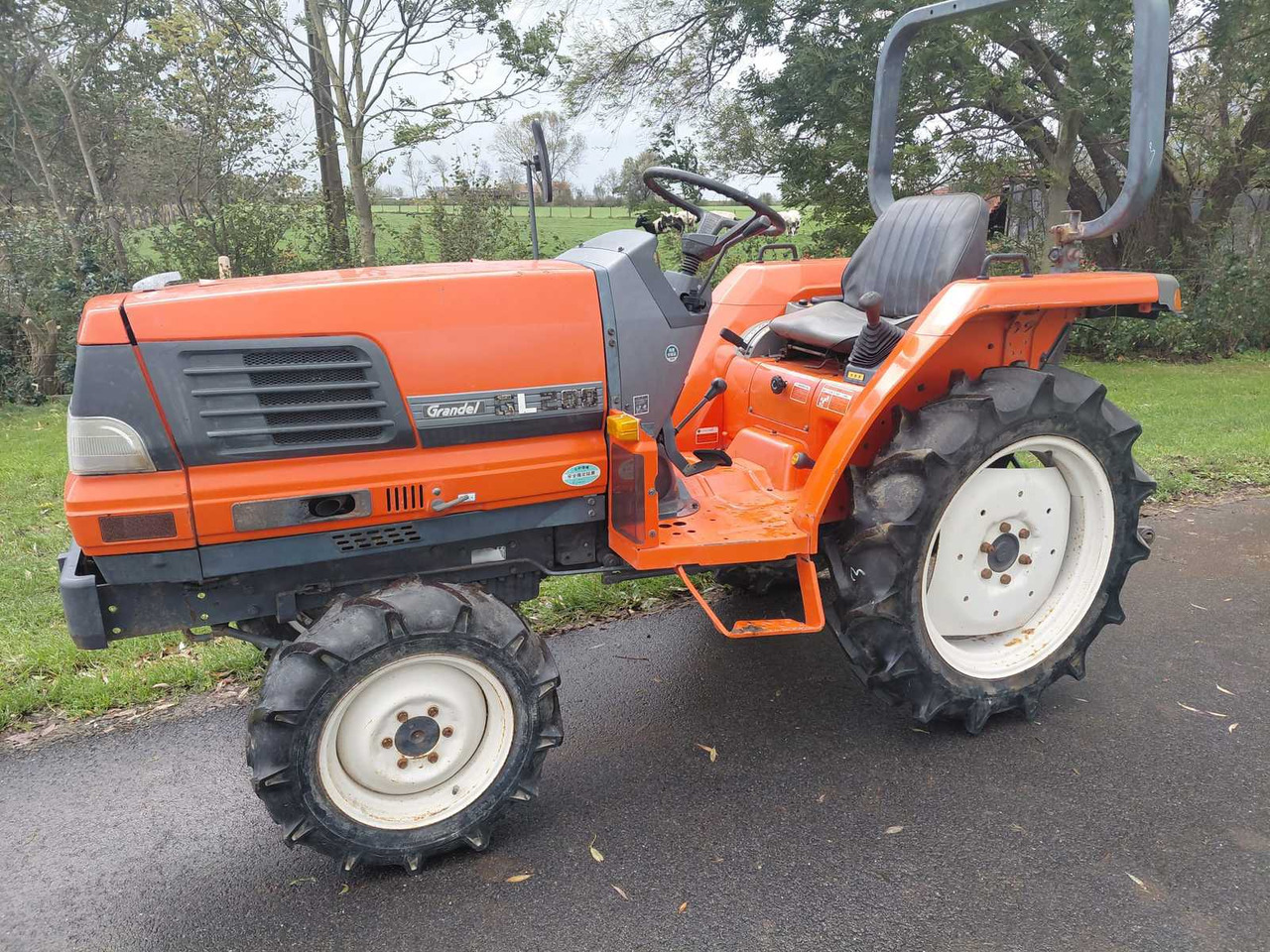 Kubota GL 200 - 紧凑型拖拉机:图3 Kubota GL 200 - 紧凑型拖拉机:图3