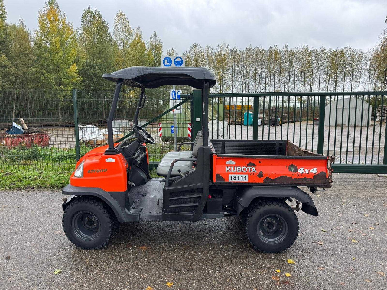 Kubota RTV900 4X4 - 农场拖车:图5 Kubota RTV900 4X4 - 农场拖车:图5