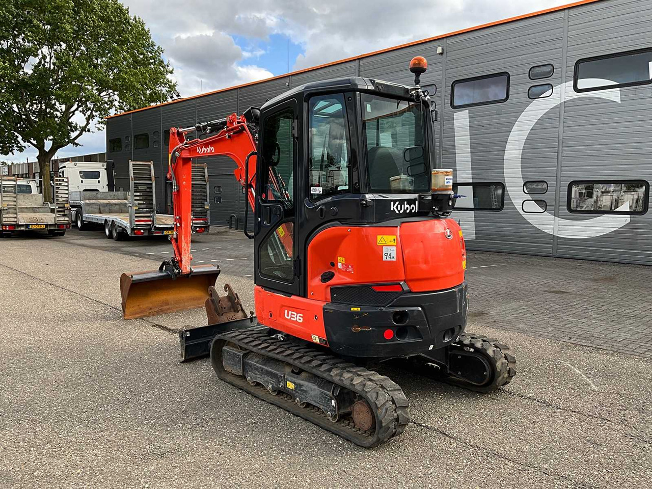 Kubota U36-4 - 小型挖掘机:图3 Kubota U36-4 - 小型挖掘机:图3
