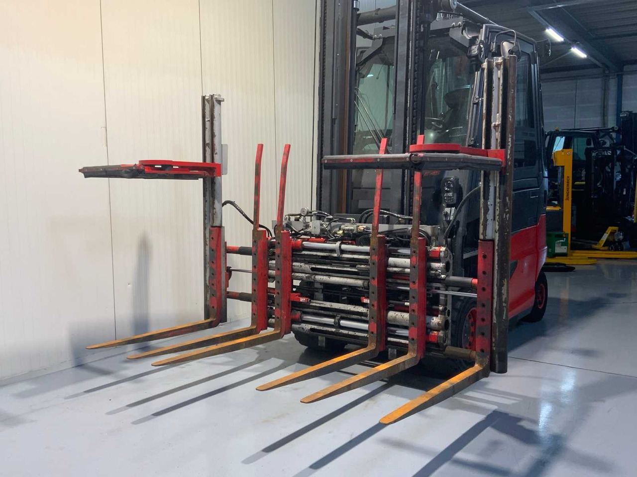 LINDE E45 FORKLIFT TRUCK, 2020, MULTIPLE FORK POSITIONER, - 叉车:图4 LINDE E45 FORKLIFT TRUCK, 2020, MULTIPLE FORK POSITIONER, - 叉车:图4