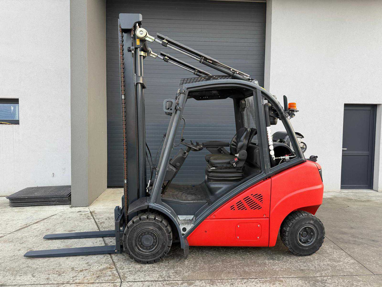 LINDE - H25T-01 - FORKLIFT TRUCKS - 2011 - 叉车:图2 LINDE - H25T-01 - FORKLIFT TRUCKS - 2011 - 叉车:图2