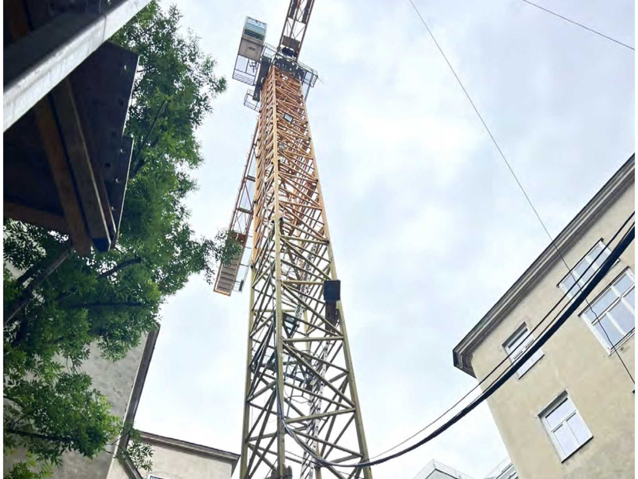 Liebherr 110 EC-B 6 FR.tronic - 塔式起重机:图1 Liebherr 110 EC-B 6 FR.tronic - 塔式起重机:图1