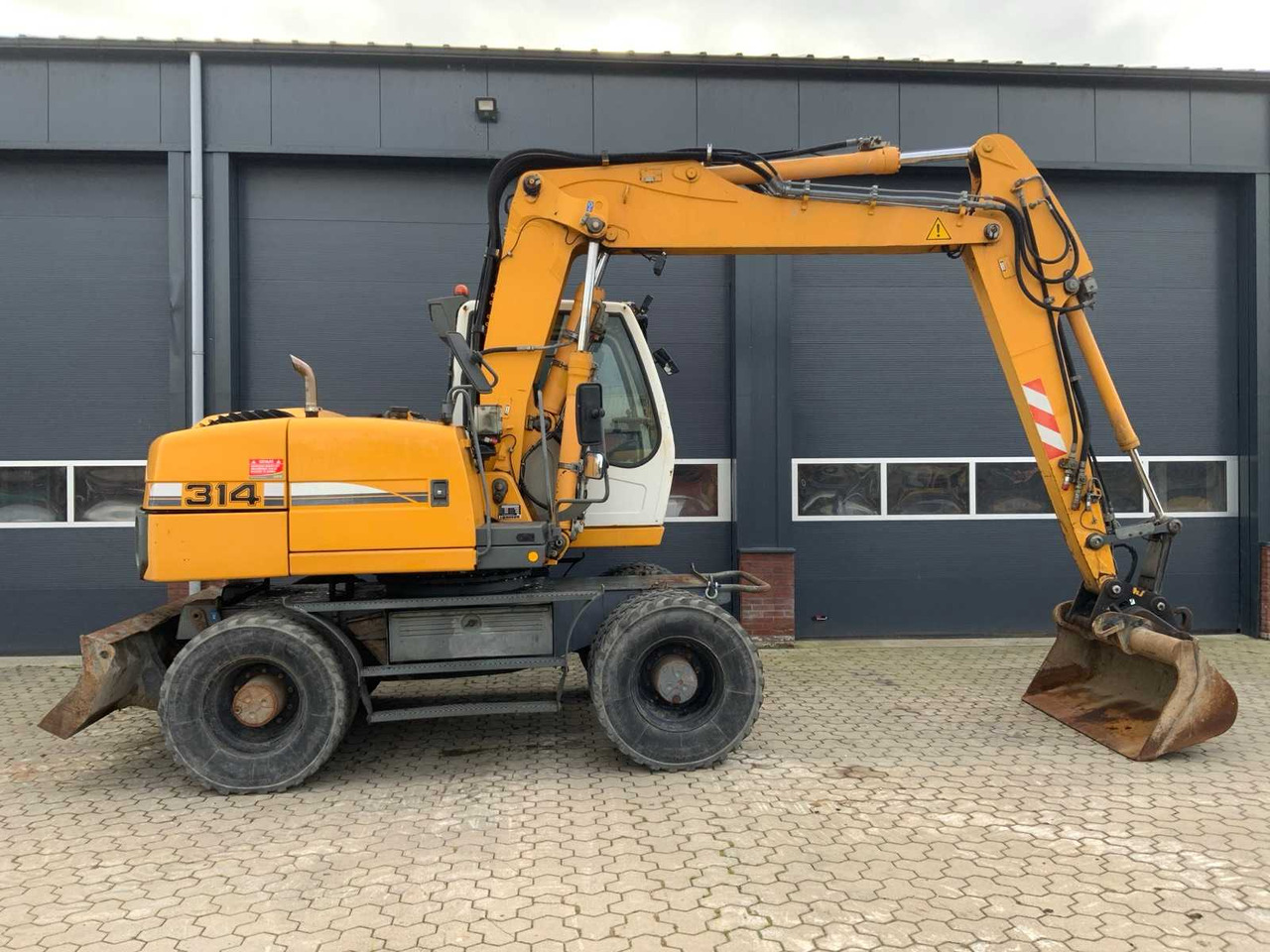 Liebherr A314 Litronic - 轮式挖掘机:图4 Liebherr A314 Litronic - 轮式挖掘机:图4
