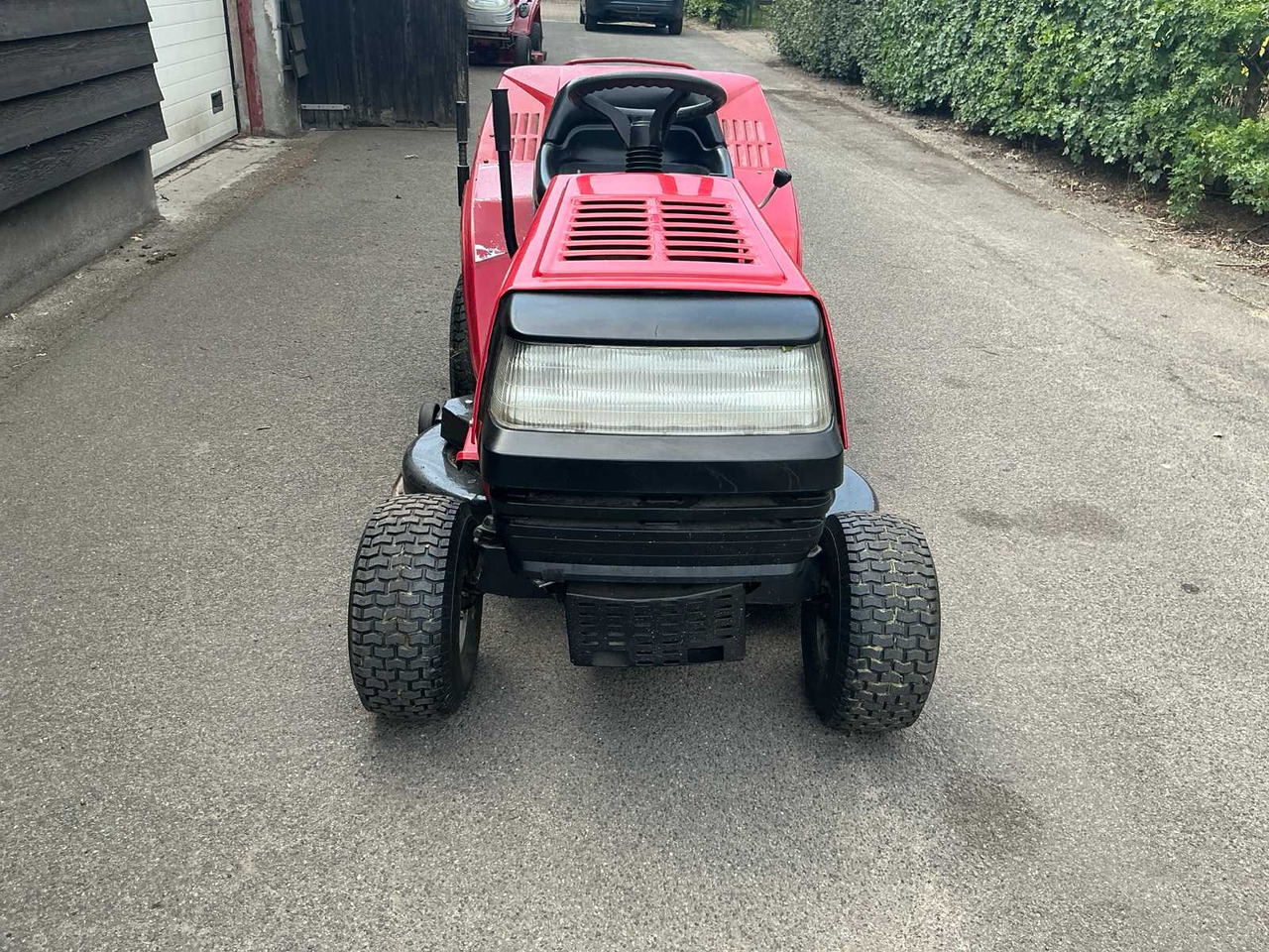 MTD Eurotrac 18/102 - 园林割草机:图2 MTD Eurotrac 18/102 - 园林割草机:图2