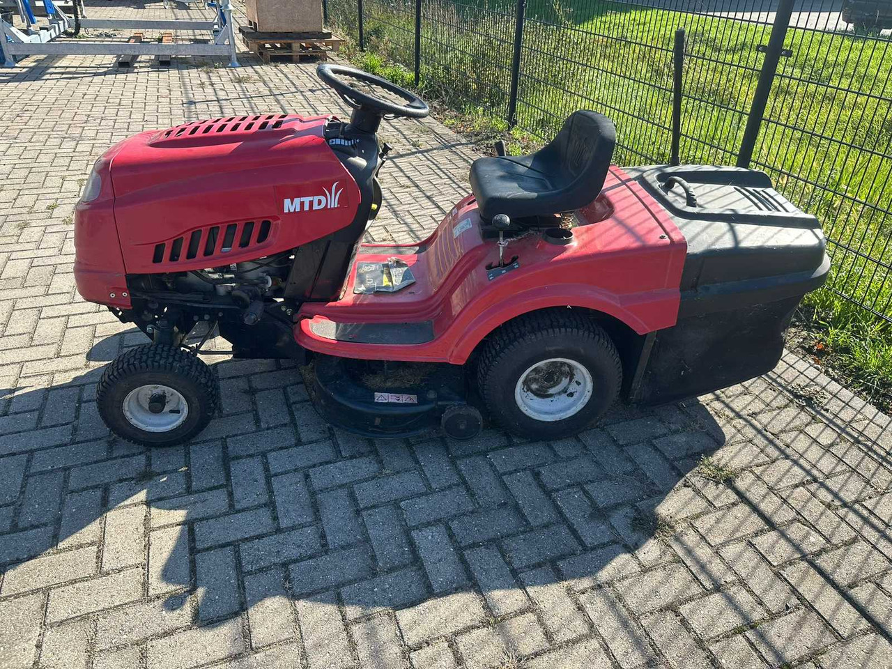 MTD re 125 m - 园林割草机:图3 MTD re 125 m - 园林割草机:图3