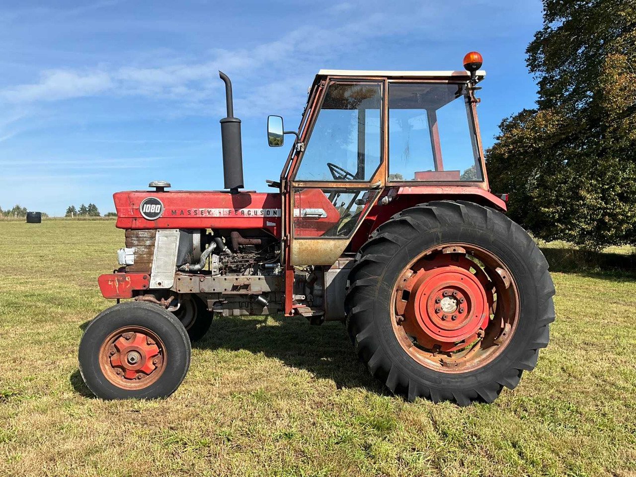 Massey Ferguson 1080 - 拖拉机:图2 Massey Ferguson 1080 - 拖拉机:图2