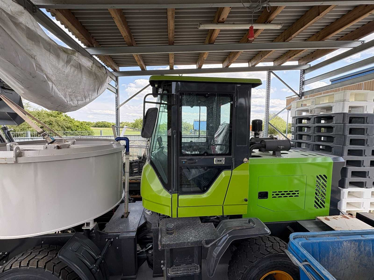 Moving Concrete Mixer - 饲料搅拌车:图3 Moving Concrete Mixer - 饲料搅拌车:图3