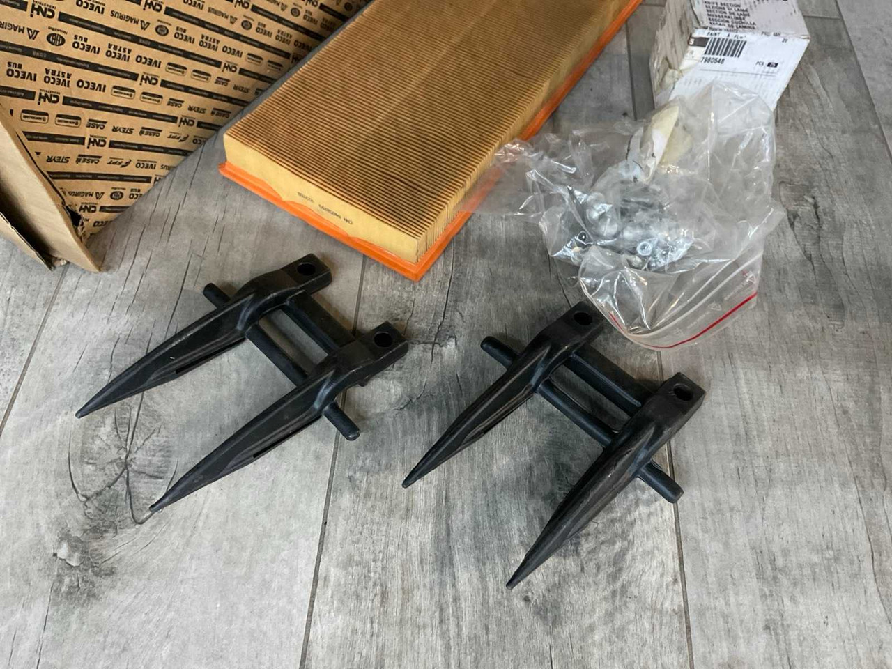 NEW HOLLAND CX 8060 COMBINE HARVESTER PARTS - 联合收割机:图2 NEW HOLLAND CX 8060 COMBINE HARVESTER PARTS - 联合收割机:图2