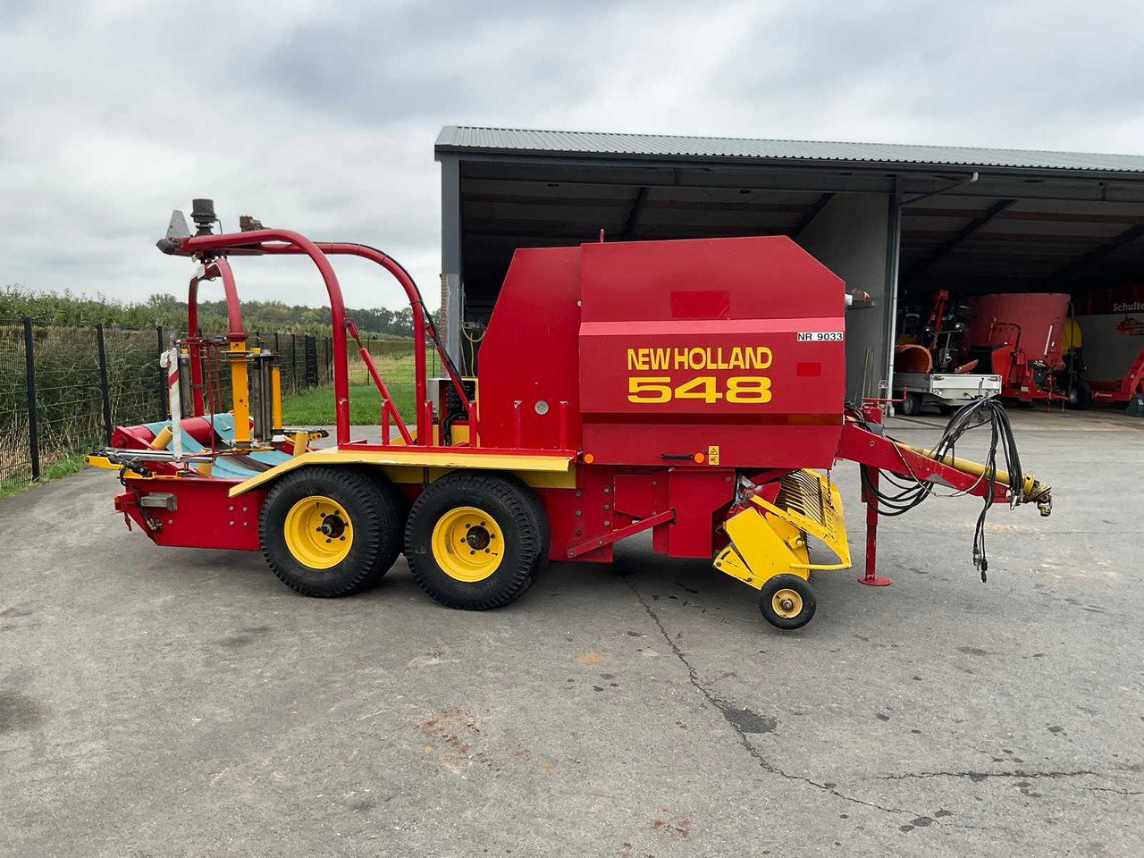 New Holland 548 - 圆形打包机, 包膜机:图4 New Holland 548 - 圆形打包机, 包膜机:图4