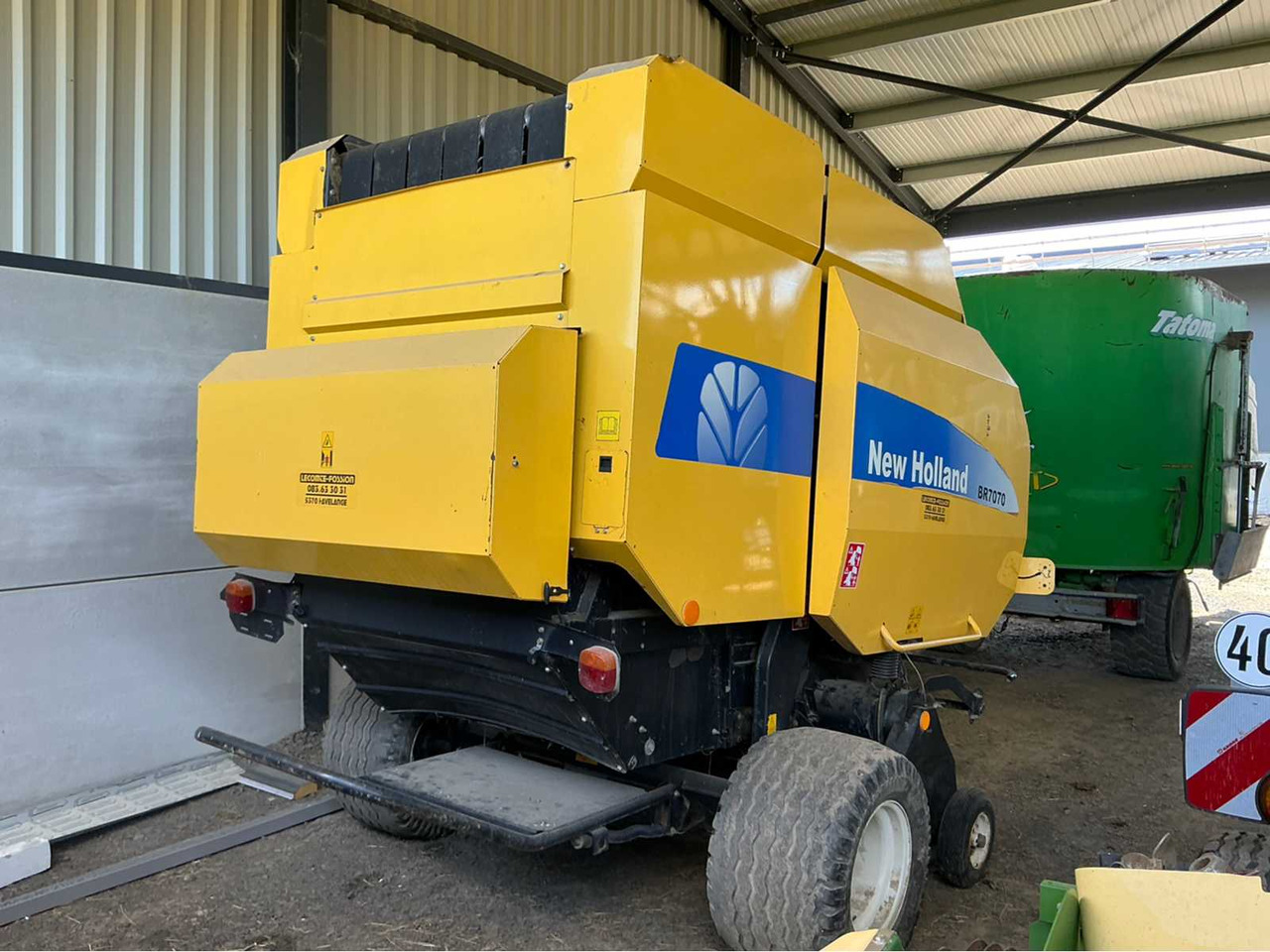 New Holland BR7070 - 圆形打包机:图3 New Holland BR7070 - 圆形打包机:图3