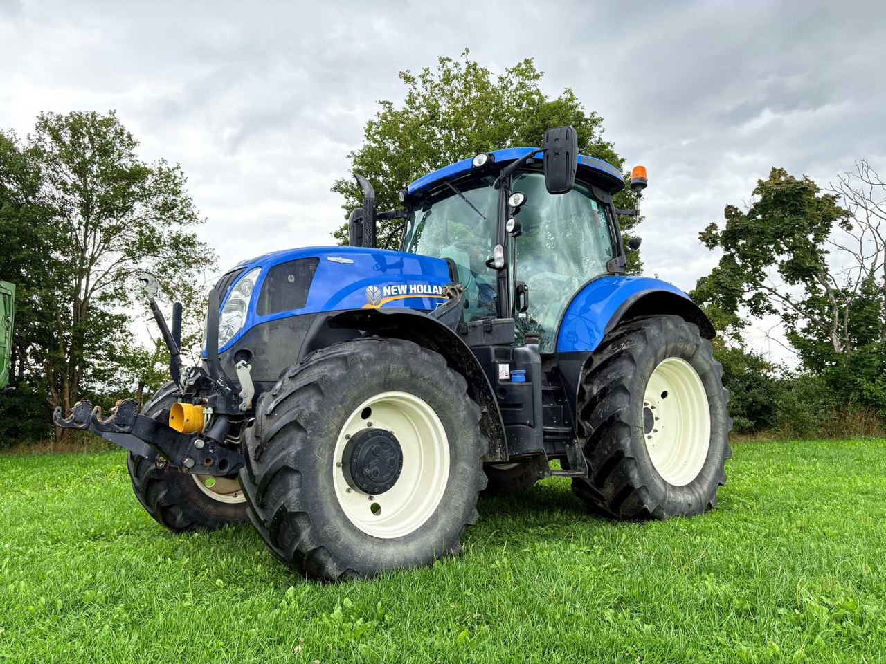 New Holland T7.210 AC - 拖拉机:图1 New Holland T7.210 AC - 拖拉机:图1