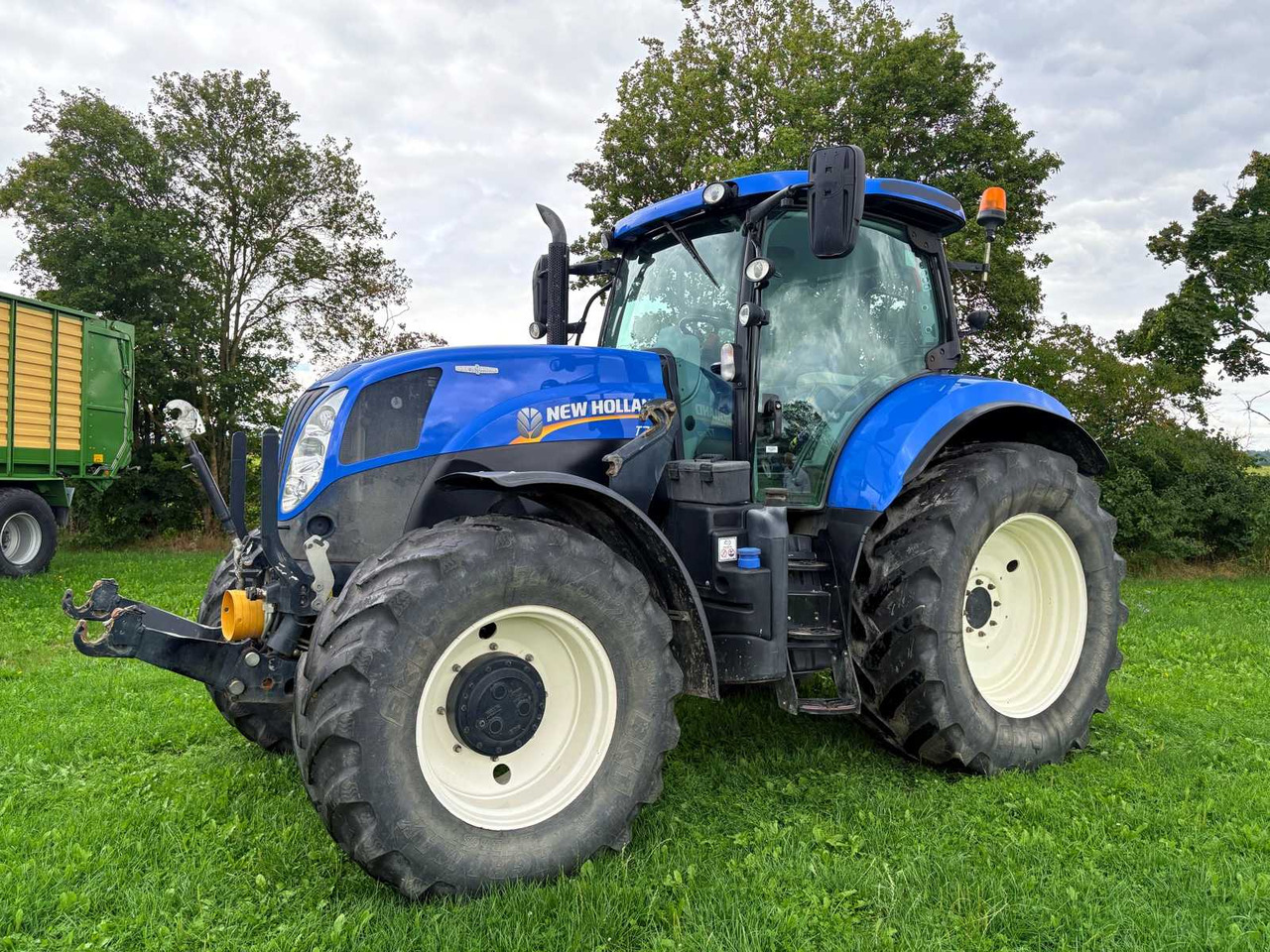 New Holland T7.210 AC - 拖拉机:图2 New Holland T7.210 AC - 拖拉机:图2